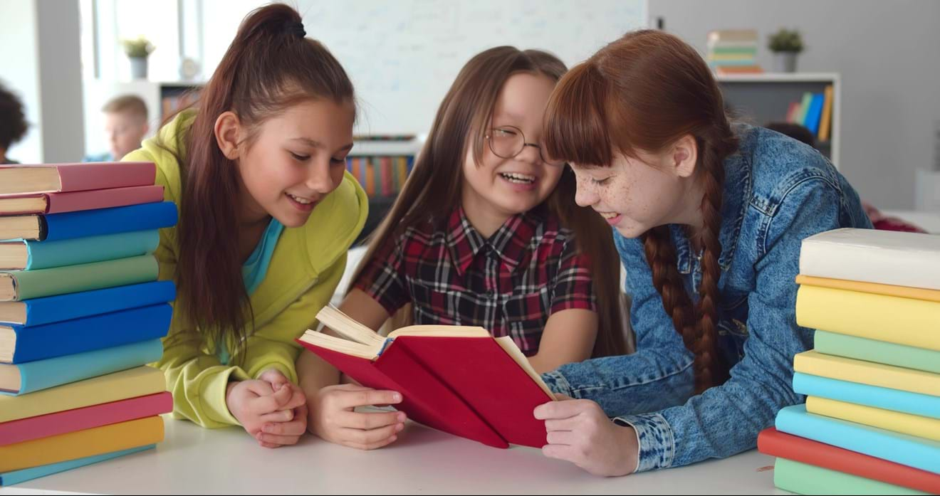 Girls Reading